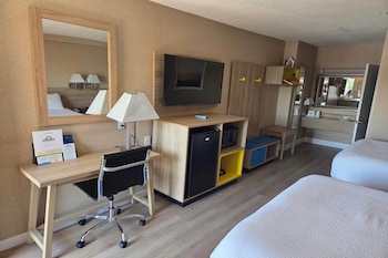 Standard Room, 2 Queen Beds, Non Smoking