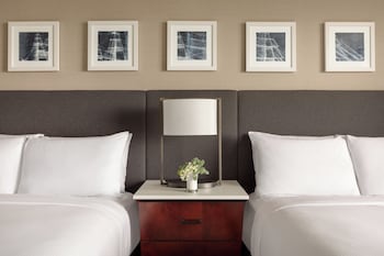 Room, 2 Queen Beds, Accessible (Mobility, Roll-In Shower)