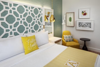 Classic Room, 1 King Bed, Accessible