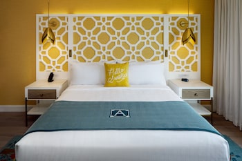 Classic Room, 1 King Bed, Accessible