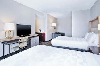 Suite, 2 Queen Beds