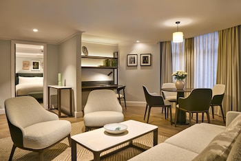 1 Bedroom Suite (Newly refurbished)