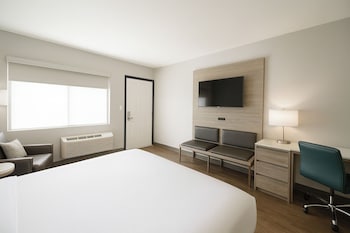 Standard Room, 1 King Bed