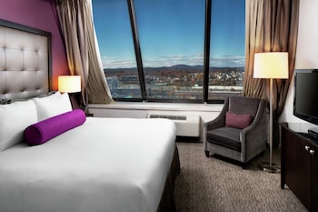 Room, 1 King Bed, Mountain View