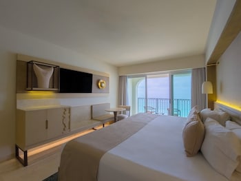 Premier Superior Ocean Front King