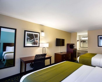 Standard Room, 2 Queen Beds, Non Smoking