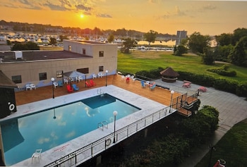 Room, 2 Queen Beds, Non Smoking (Water View)