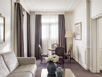Master Suite Red Level (2+1)