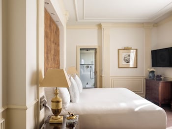 Castellana Presidential Suite Red Level