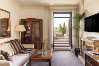 Two Bedrooms Suite Red Level