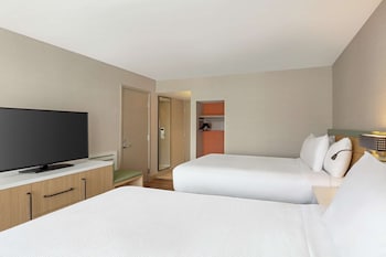 Room, 2 Queen Beds, Patio