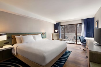 Room, 1 King Bed, Balcony