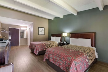 Standard Room, 2 Double Beds, Smoking