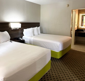 Suite, 2 Double Beds, Non Smoking, Jetted Tub