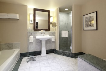 Suite, 1 Bedroom (Montreal View High Floor)