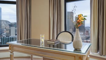 Presidential Suite, 1 Twin Bed