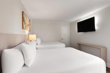 Suite, 2 Double Beds (Bahama, Gulf View)