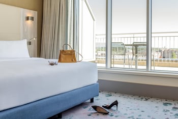 Junior Suite, 1 King Bed (Deluxe)