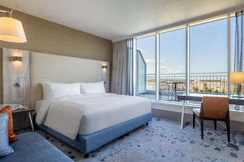 Junior Suite, 1 King Bed (Deluxe)
