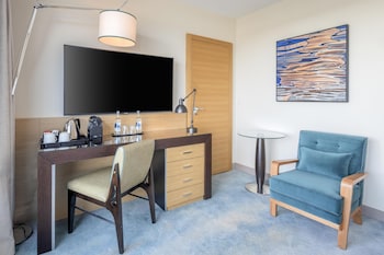 Queen Guest Room