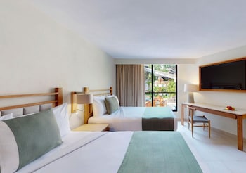Deluxe Room, Pool View