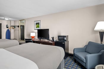 Standard Room, 2 Queen Beds, Non Smoking