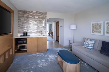 1 King Bed Suite, High Floor, Waterfront View, Sofa Bed, Balcony, Hearing Accessible