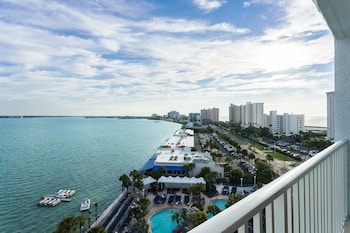 1 King Bed Suite, High Floor, Waterfront View, Sofa Bed, Balcony, Mobility & Hearing Access w/ Tub
