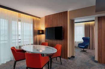 Suite, 1 Bedroom (with SPA Access)