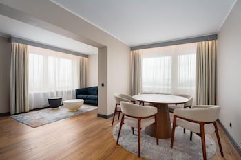 Suite, 1 Bedroom (with SPA Access)