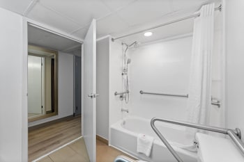 Suite, 1 King Bed with Sofa bed, Accessible, Non Smoking