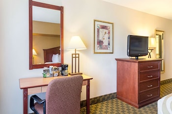 Standard Room, 1 King Bed, Non Smoking (Upper Floor)