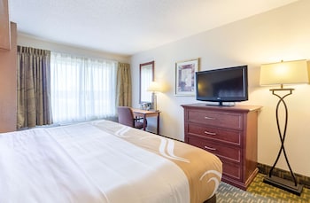 Standard Room, 1 King Bed, Non Smoking (Upper Floor)