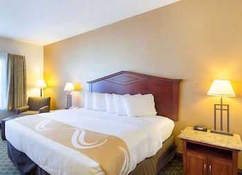 Standard Room, 1 King Bed, Non Smoking, Ground Floor