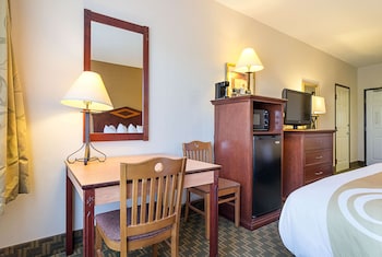 Standard Room, 2 Queen Beds, Non Smoking, Ground Floor