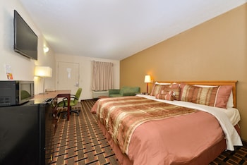 Suite, 1 King Bed, Smoking (Business)