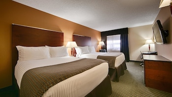 Standard Room, 2 Queen Beds, Non Smoking, Refrigerator & Microwave (Walk-in Shower)