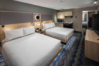 Two Queen Kitchenette