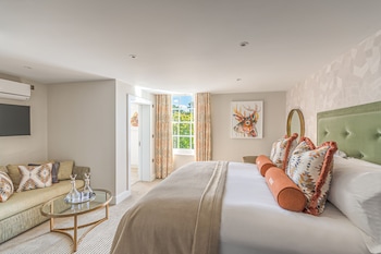Deluxe Double Room (with Sofa Bed)
