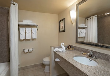 Suite, 2 Queen Beds (with Sofabed)