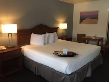 Standard Room, 1 Queen Bed