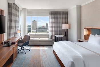 Room, 1 King Bed with Sofa bed, City View, Corner