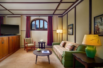 Deluxe Jacuzzi Suite, 1 King Bed with sofa bed , Jetted Tub