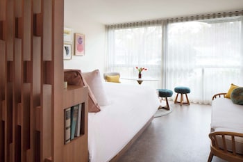 Room, 1 King Bed, Accessible (Roll-In Shower)