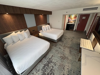 Standard Room, 2 Queen Beds, Non Smoking