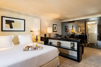 Economy Suite, 1 King Bed, City View
