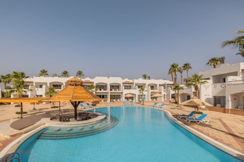 Superior Room, Pool View (Queen or Twin)