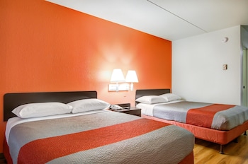 Deluxe Room, 2 Queen Beds, Non Smoking, Refrigerator & Microwave