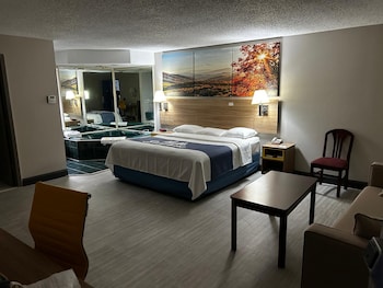 Studio Suite, 1 King Bed, Non Smoking