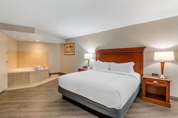 Suite, 1 King Bed, Accessible, Non Smoking
